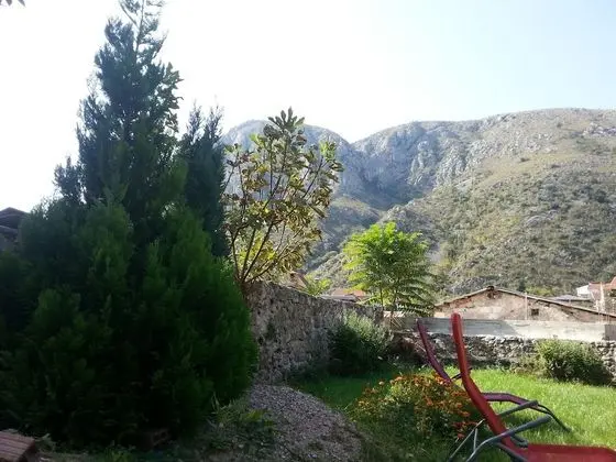 İki Ayrı Yataklı Oda, Ortak Banyo