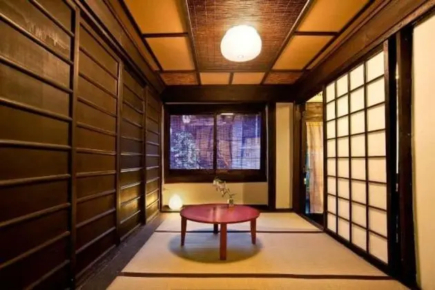 Ev (Traditional Japanese)