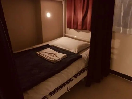 Ortak Ranzalı Oda, Sadece kadınlar için (Room for 4 Guests)