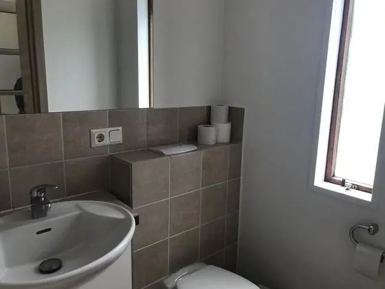 Tek Büyük Yataklı Oda, Ortak Banyo