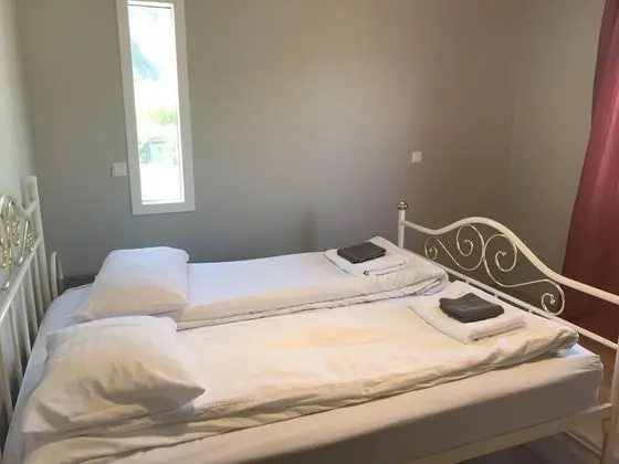 Üç Kişilik Oda, Ortak Banyo