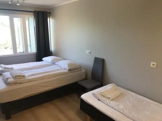 Üç Kişilik Oda, Ortak Banyo