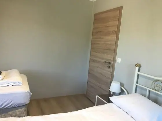 Üç Kişilik Oda, Ortak Banyo