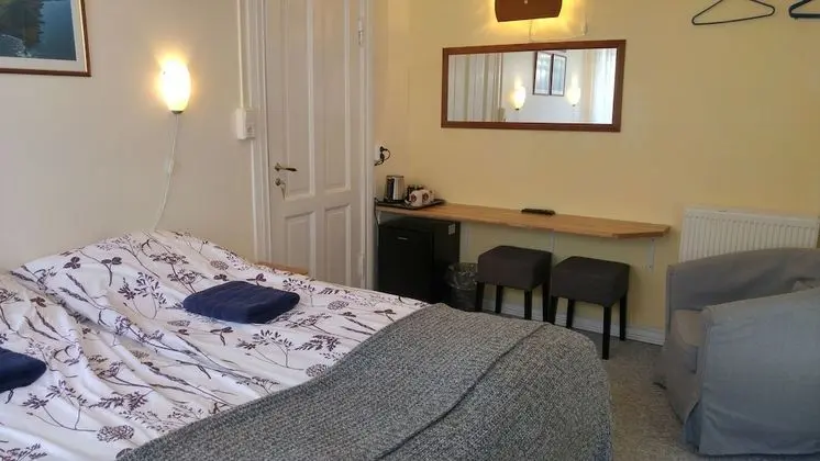Tek Büyük Yataklı Oda, Ortak Banyo