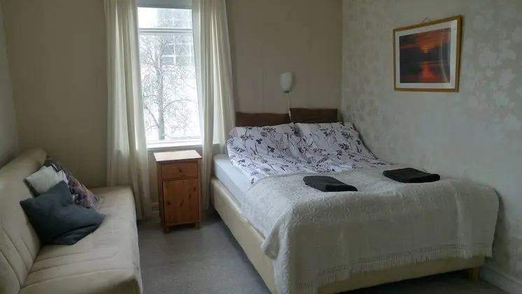 Tek Büyük Yataklı Oda, Ortak Banyo
