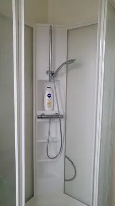 Tek Büyük Yataklı Oda, Ortak Banyo