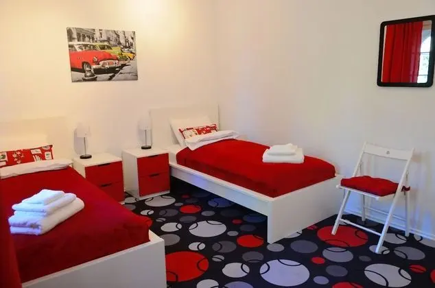 İki Ayrı Yataklı Oda, 2 Tek Kişilik Yatak, Ortak Banyo