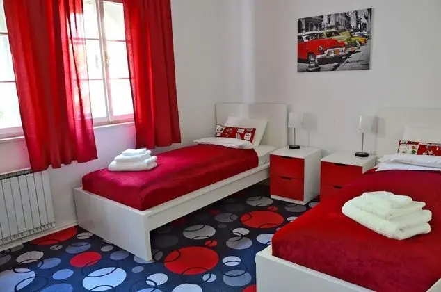 İki Ayrı Yataklı Oda, 2 Tek Kişilik Yatak, Ortak Banyo