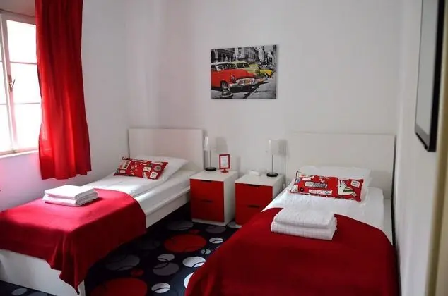 İki Ayrı Yataklı Oda, 2 Tek Kişilik Yatak, Ortak Banyo