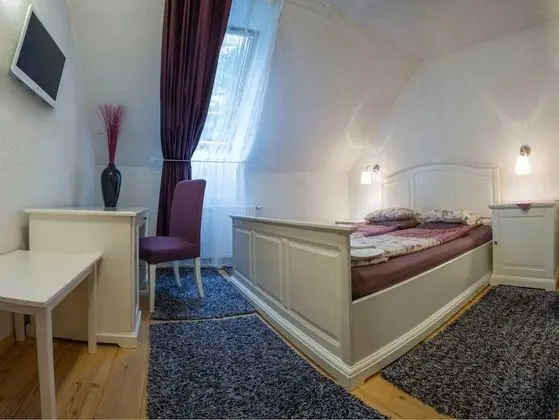 Standard Tek Büyük Yataklı Oda