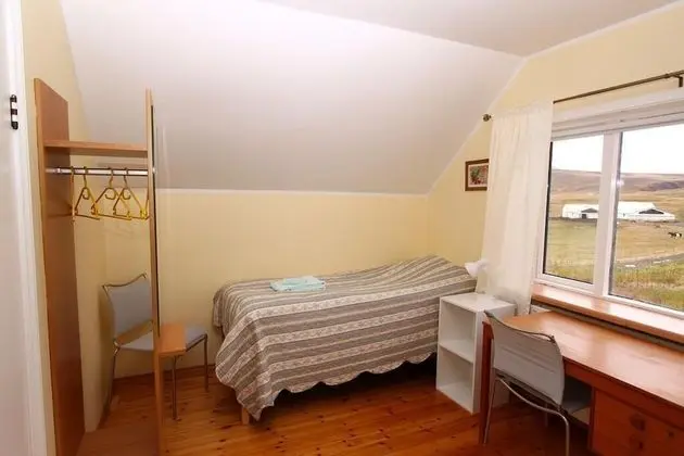 Tek Büyük veya İki Ayrı Yataklı Oda, Ortak Banyo