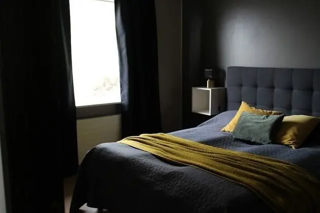 İki Ayrı Yataklı Oda, Ortak Banyo