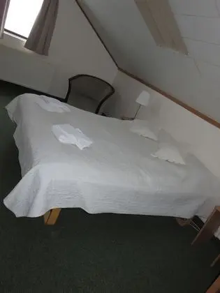 Standard Tek Büyük veya İki Ayrı Yataklı Oda, Ortak Banyo