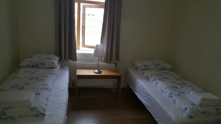 Standard Tek Büyük veya İki Ayrı Yataklı Oda, Ortak Banyo
