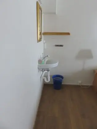 Standard Üç Kişilik Oda, Ortak Banyo