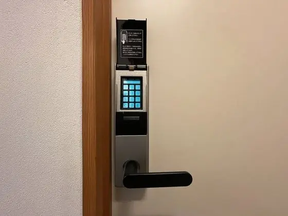 Ortak Ranzalı Oda, Sadece kadınlar için