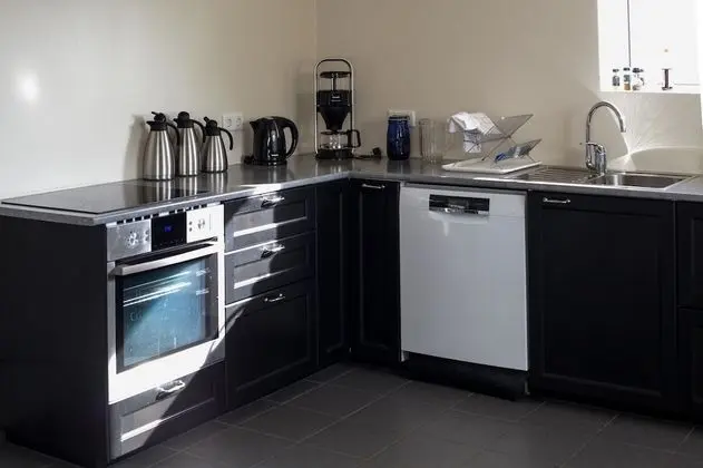 İki Ayrı Yataklı Oda, Ortak Banyo