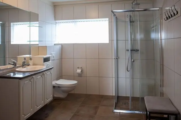 Tek Büyük Yataklı Oda, Ortak Banyo