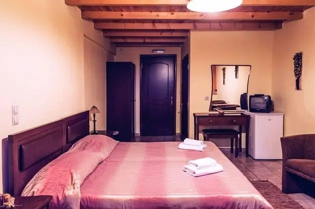 Tek Büyük veya İki Ayrı Yataklı Oda, Şömine