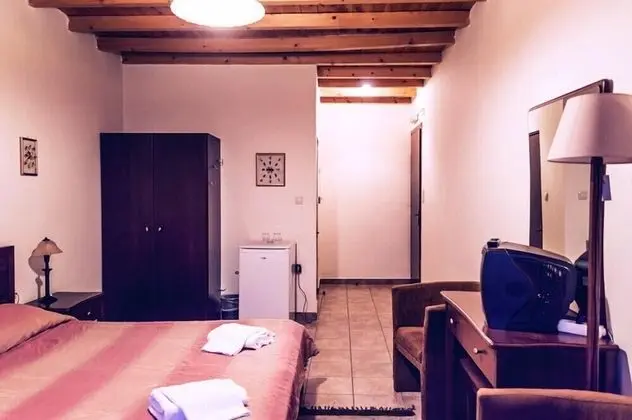 Tek Büyük veya İki Ayrı Yataklı Oda, Şömine