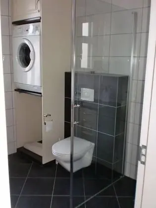 Tek Büyük veya İki Ayrı Yataklı Oda, Ortak Banyo