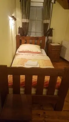 İki Ayrı Yataklı Oda, Ortak Banyo (2)