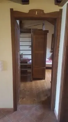 Üç Kişilik Oda, Ortak Banyo (1)