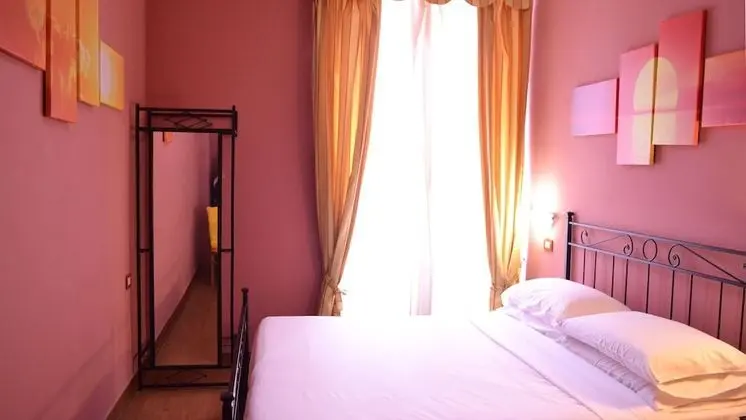 Büyük Yataklı Tek Kişilik Oda, Banyolu/Duşlu