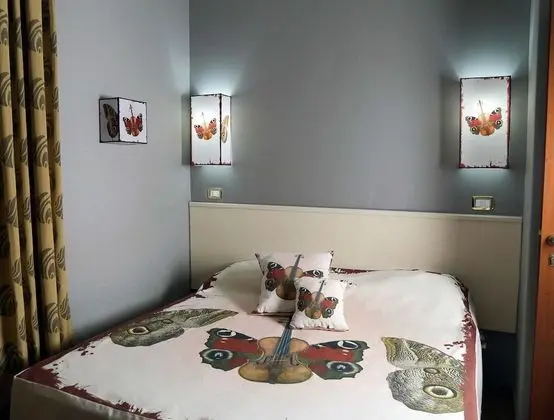 Büyük Yataklı Tek Kişilik Oda, Banyolu/Duşlu