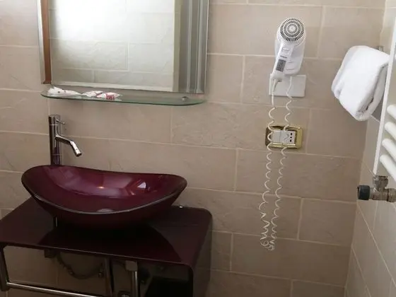 Tek Büyük Yataklı Oda, Banyolu/Duşlu