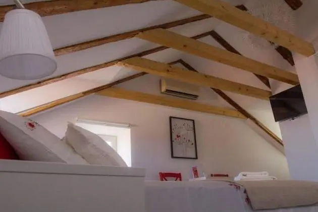 Stüdyo (Studio with City View)