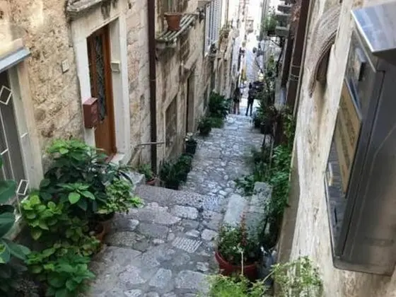 Tek Büyük Yataklı Oda (Comfort Double Room with Balcony)