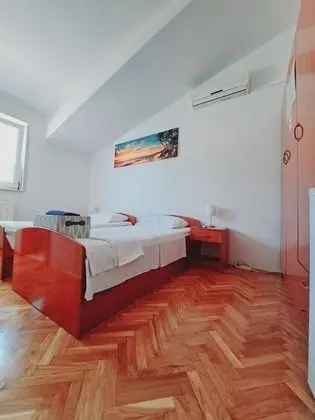 Classic Tek Büyük Yataklı Oda