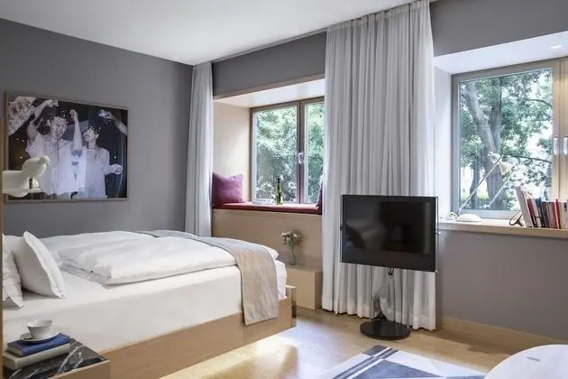 Deluxe Tek Büyük Yataklı Oda, Engellilere Uygun, Park Manzaralı (1. Stock)