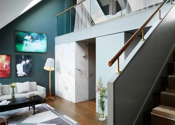 Süit (Maisonette, 8. Stock)