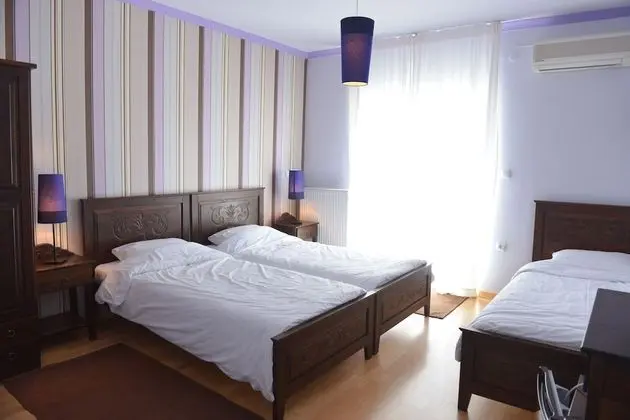 Üç Kişilik Oda, 3 Tek Kişilik Yatak