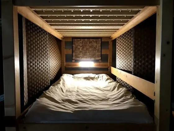 Standard Ortak Ranzalı Oda, Sadece erkekler için, Sigara İçilmez, Denize Bakan