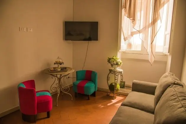 Süit, 1 Büyük (Queen) Boy Yatak ve Çekyat, Ek Bina (Specchi)