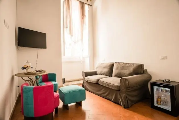 Süit, 1 Büyük (Queen) Boy Yatak ve Çekyat, Ek Bina (Specchi)