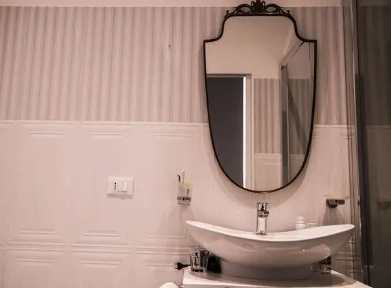 Süit, 1 Büyük (Queen) Boy Yatak ve Çekyat, Ek Bina (Specchi)