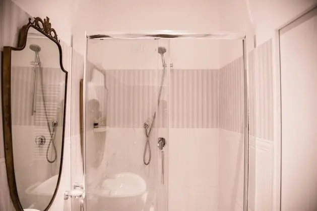 Süit, 1 Büyük (Queen) Boy Yatak ve Çekyat, Ek Bina (Specchi)