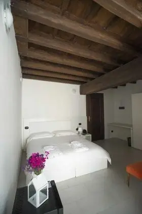 Tek Büyük veya İki Ayrı Yataklı Oda (Biscione)