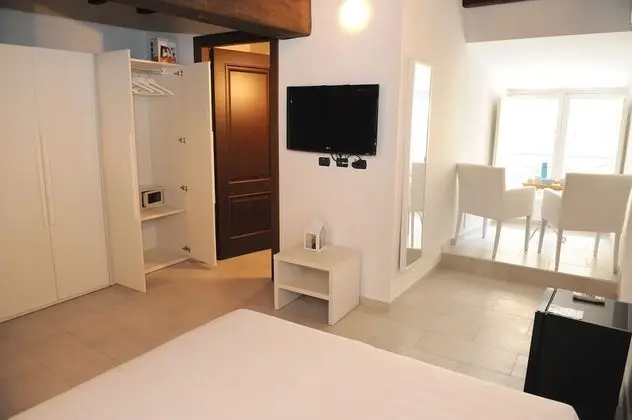 Tek Büyük veya İki Ayrı Yataklı Oda (Biscione)