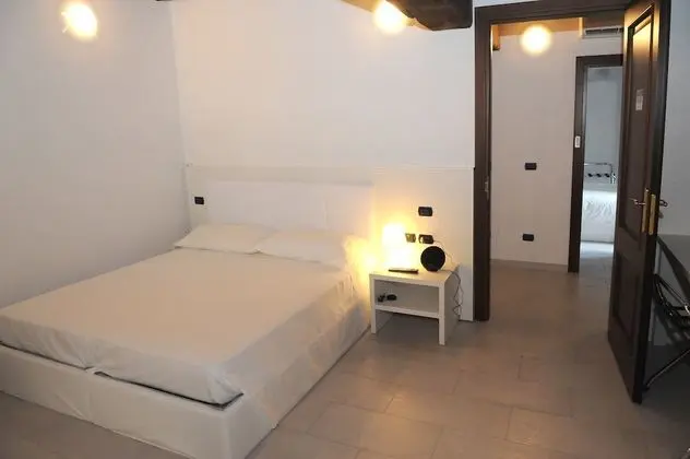 Tek Büyük veya İki Ayrı Yataklı Oda (Biscione)