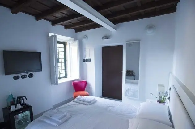 Tek Büyük veya İki Ayrı Yataklı Oda (Biscione)