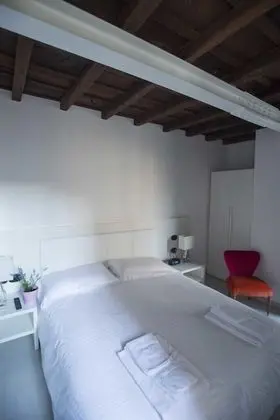 Tek Büyük veya İki Ayrı Yataklı Oda (Biscione)