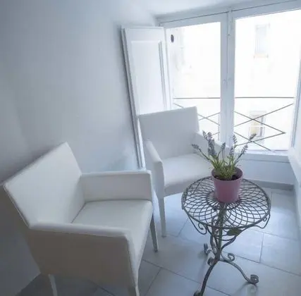 Tek Büyük veya İki Ayrı Yataklı Oda (Biscione)