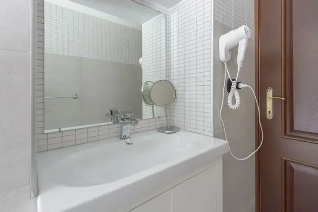 Tek Büyük veya İki Ayrı Yataklı Oda (Biscione)