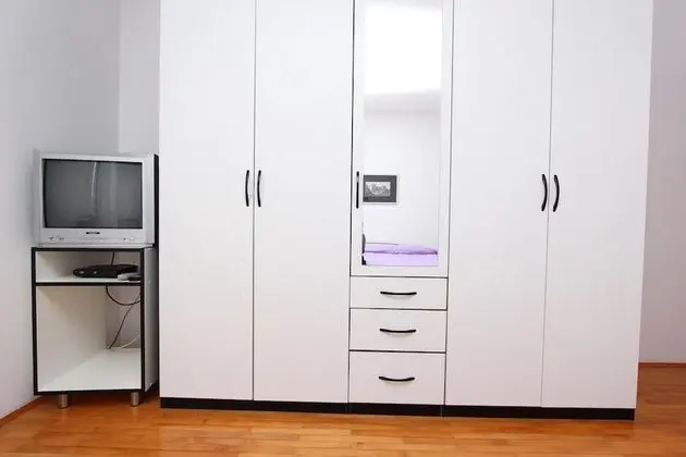 Tek Büyük Yataklı Oda, Ortak Banyo