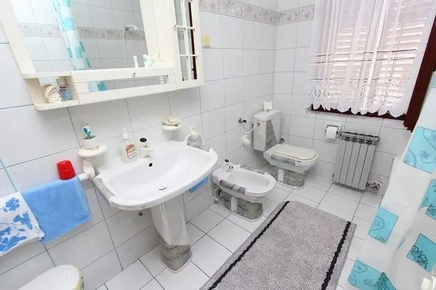 Tek Büyük Yataklı Oda, Ortak Banyo